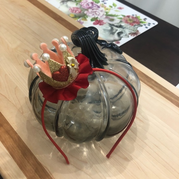 NWOT-Alice in Wonderland skirts & aaccessories. - Picture 5 of 5